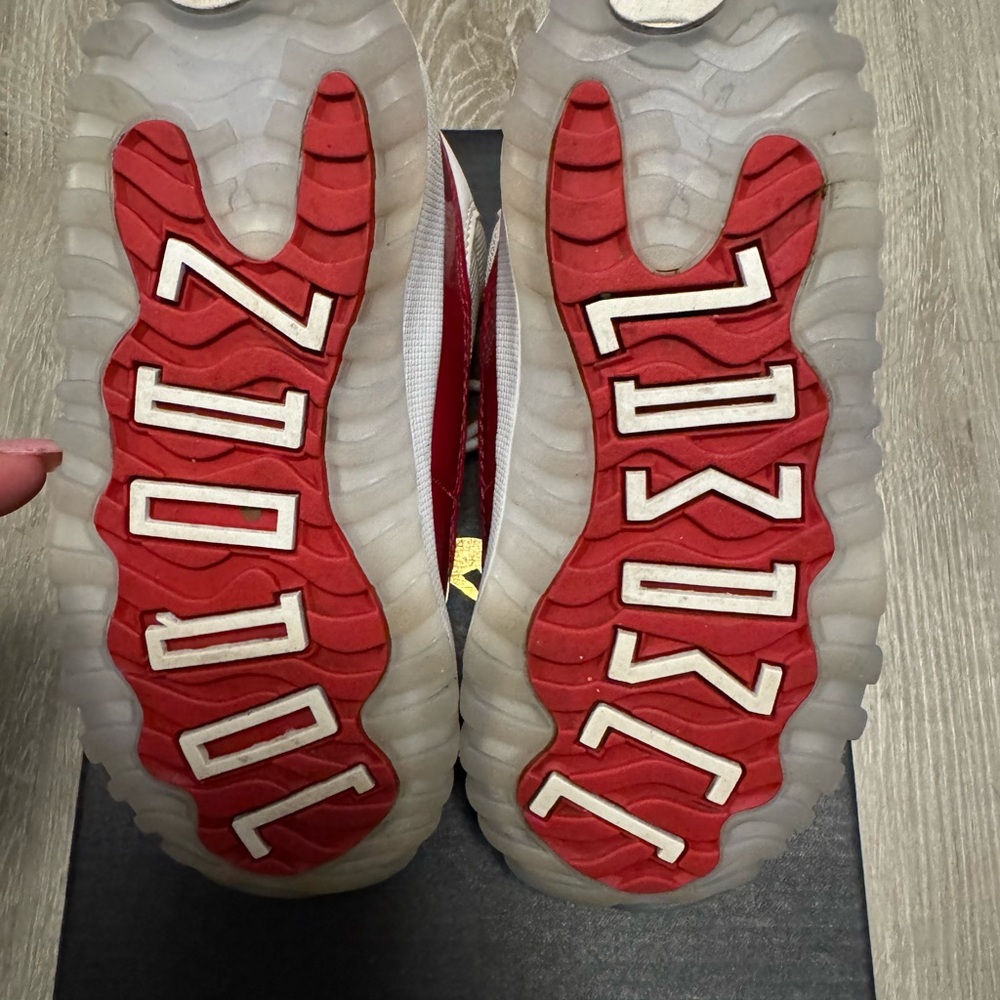 Jordan 11 Retro - Picture 5 of 6